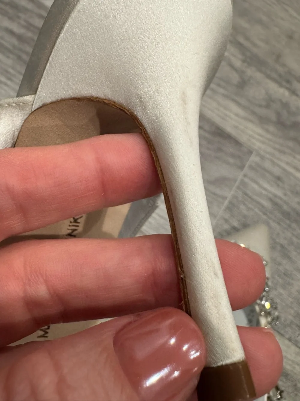 Manolo Blahnik White Lurum 90 crystal-embellished satin mules - Picture 13 of 15